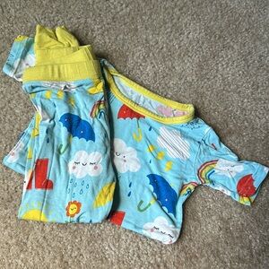 Gently Worn Little Sleepies 2 Piece Set, Rain, Clouds, Umbrellas. Size 2T.